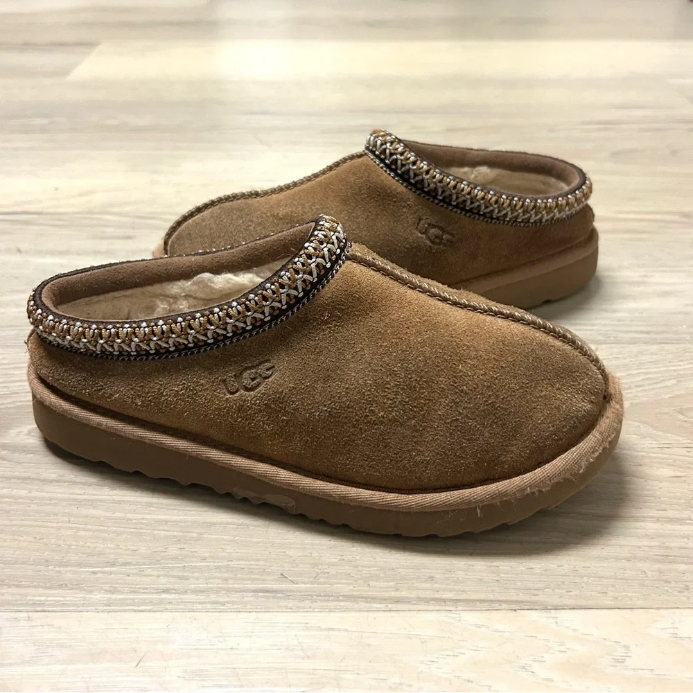 UGG Tasman Slippers Kids Sz 2 Chestnut Suede Shearling Warm Classic Unisex Cozy - Picture 6 of 11